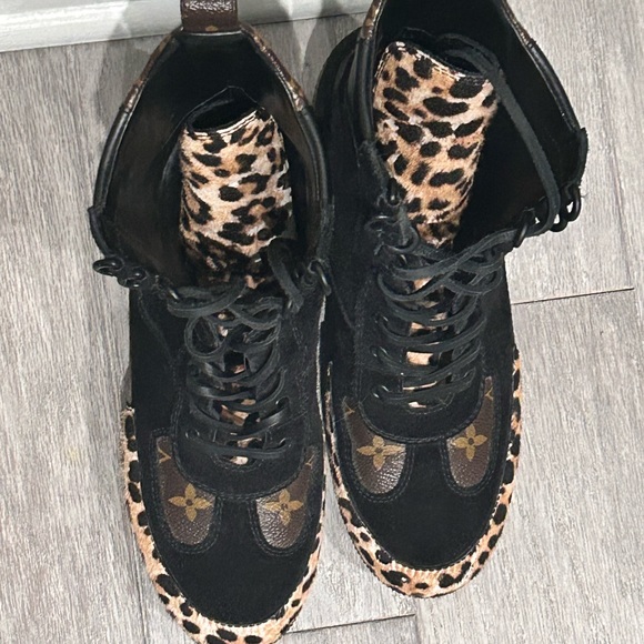 Laureate Platform Desert Boot - Picture 1 of 5